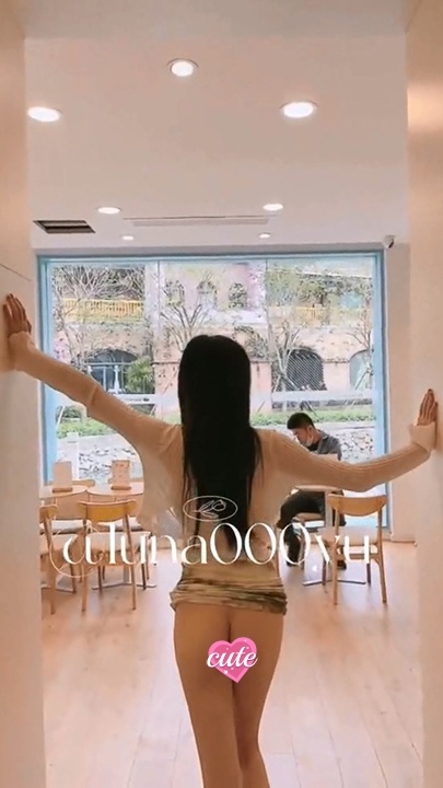 Luna000yu户外多场景大胆露出21分钟