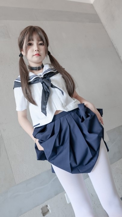 萝莉系 【森萝财团】万元私定 小冰 校服 超R   108P 2V 19分钟 2.99G