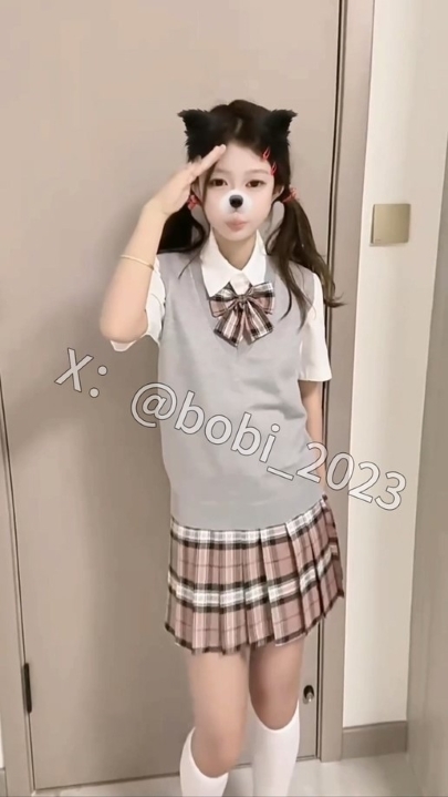 推特甜美少女【波比】最新VIP果舞变装 29V 9分钟 643MB