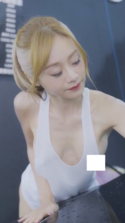 JVID 【浪浪鸭】 洗车 1V  16分钟 674MB