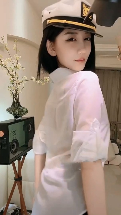 【快手 孙妮】性感长腿女神 热裤抖臀 骚表情 骚舞诱惑22V 56分