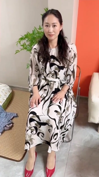 【抖音泄密】神似孟晚舟 气质熟女【Any园姨】全部大尺度视频 18V 1小时28分 1.3G