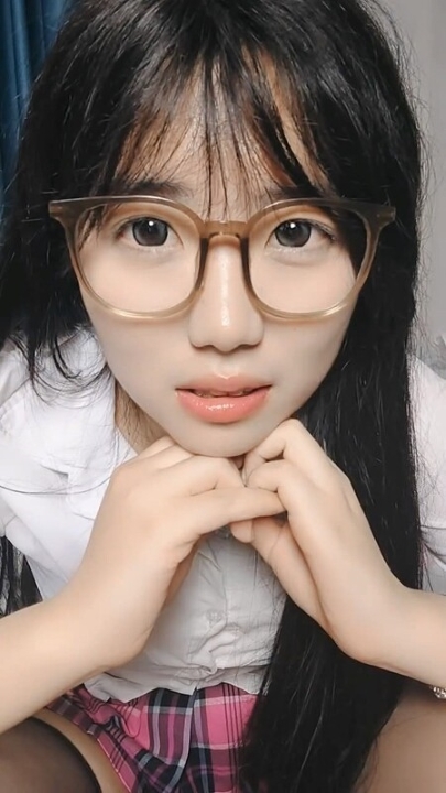 可爱学妹直播 1V 1小时8分钟 924MB