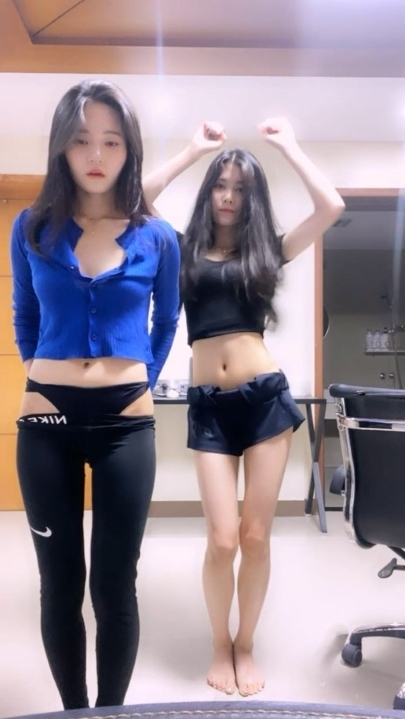 电报群福利【小可爱】与闺蜜脱衣裸舞挑逗 9V 53分钟 1.33G