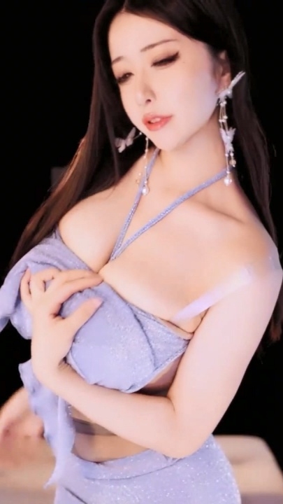 【网易CC 小燃燃】金卡点舞 极品巨乳  抖奶抖臀超诱惑  5v19分  w0018