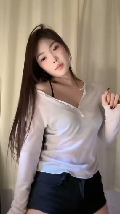 ✅抖音快手 千野小兔 甜美巨乳大长腿 各经典骚舞合集 9v20分 x075