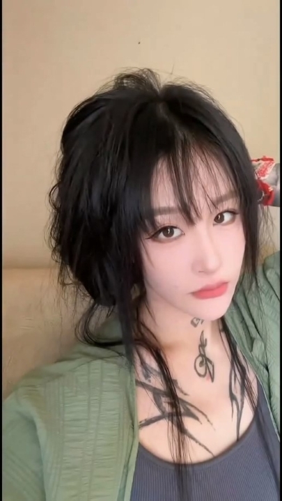 抖音高颜暴力反差女神【九条南无】福利视图 200P 100V 28分钟 858M