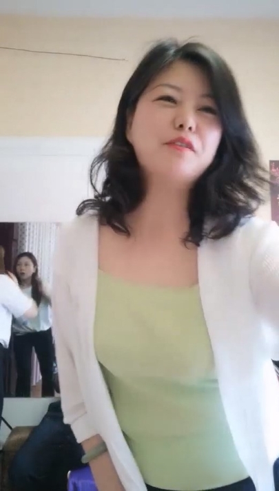 全身按摩SPA 养生会所熟女三姐妹直播 1V 1小时5分钟 620M