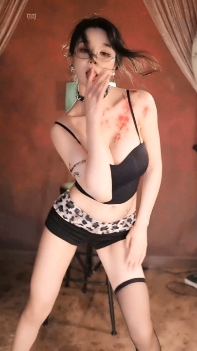 【CC】温凉！定制骚舞【超精品】人气主播依阳baby  乔巴音 全新真空勒 26v1小时 w0174