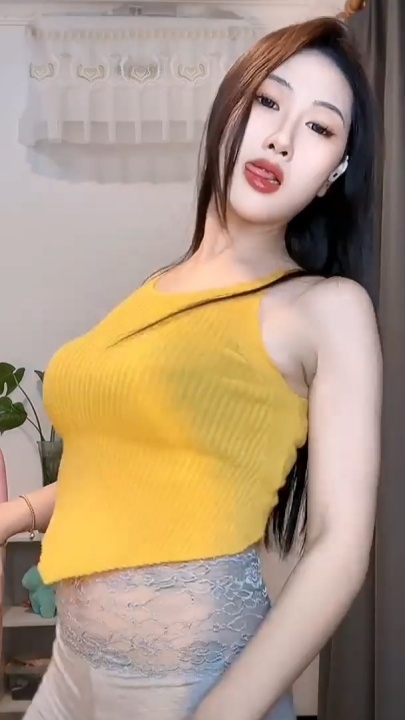 【快手】田恬 神似杨#紫深夜透视瑜伽裤热舞 7v27分 x145