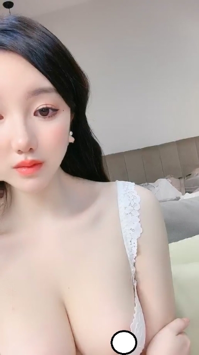 颜值美乳嫩妹【星星会发光喔】大尺度直播看到饱 13V 12小时 5.13G