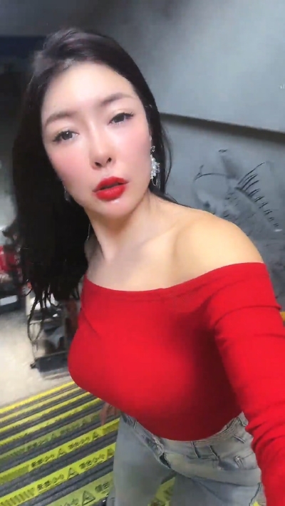 16031227564