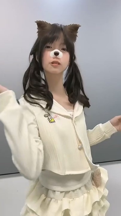 人气萌妹【哦U】果舞 43V 17分钟 603M