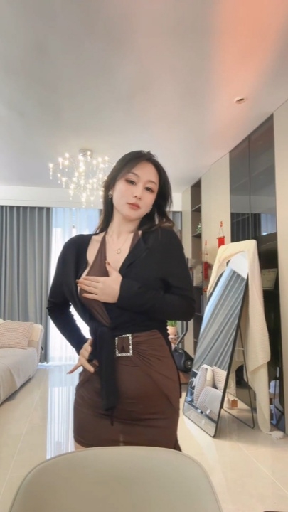 ✅抖音 大大大西西好哇塞 模特 空乘 巨乳健身美女 裸舞 L.露巨乳丰满女神 5v12分 w0538