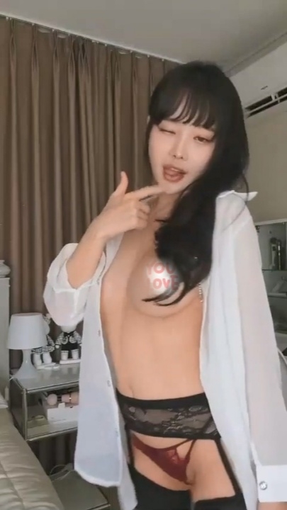 ❤️韩国颜值巨乳嫩妹【leeaeae123】粉丝房大尺度剪辑 14V4小时15分 w0633