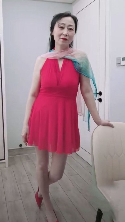 快手分享生活的老阿姨被套路1V1果舞紫薇 5V 6分钟 366M