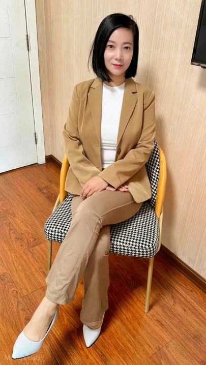 抖音丝袜熟女【白姐】万元定制 顶格尺度 63P 30V 2小时30分钟 2.6G