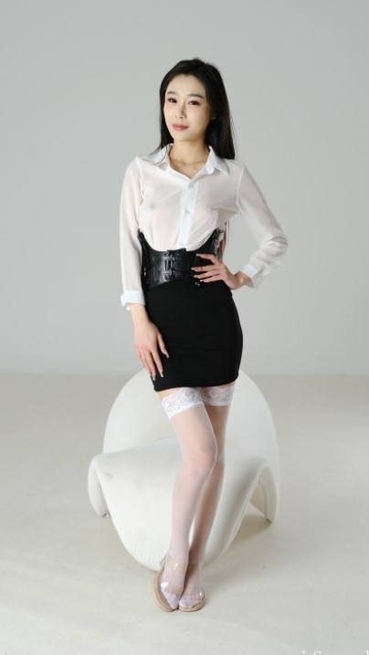 行X极品女神【小香】大尺度写真 630P 1.91G