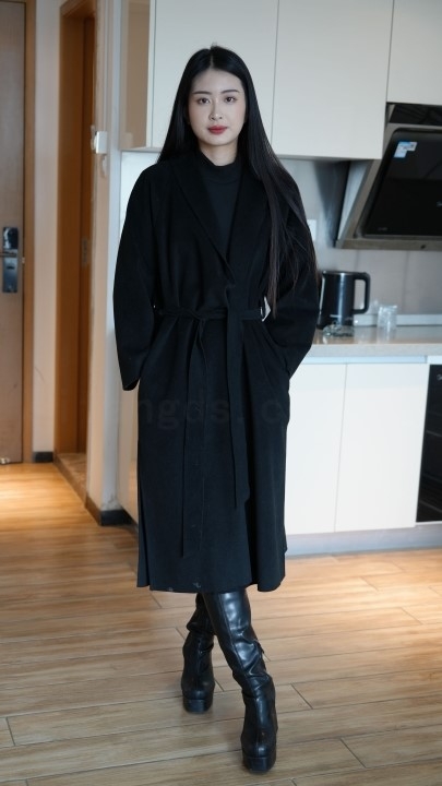 气质轻熟女【芯芯】超尺度写真 1135P 1.95G