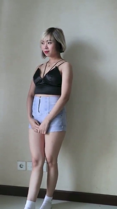 模特群约拍30多位美女试镜，名义上是上镜考核实则暗中偸拍换衣洗澡 35V 7小时 3.3G