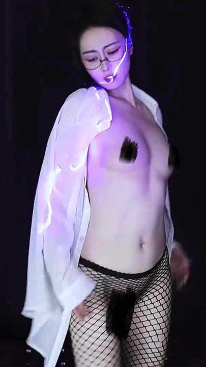 网易CC 渣渣菲 付费高级群定制1V【207M】