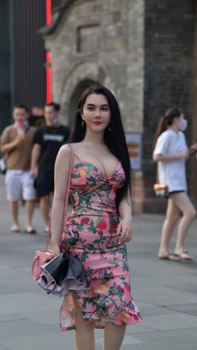 魔镜街拍 0009-丰满353p+6v(共9.2G)