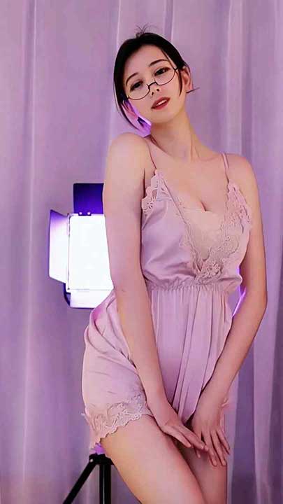 斗鱼 阿秋 风骚御姐绝版热舞6V【583M】