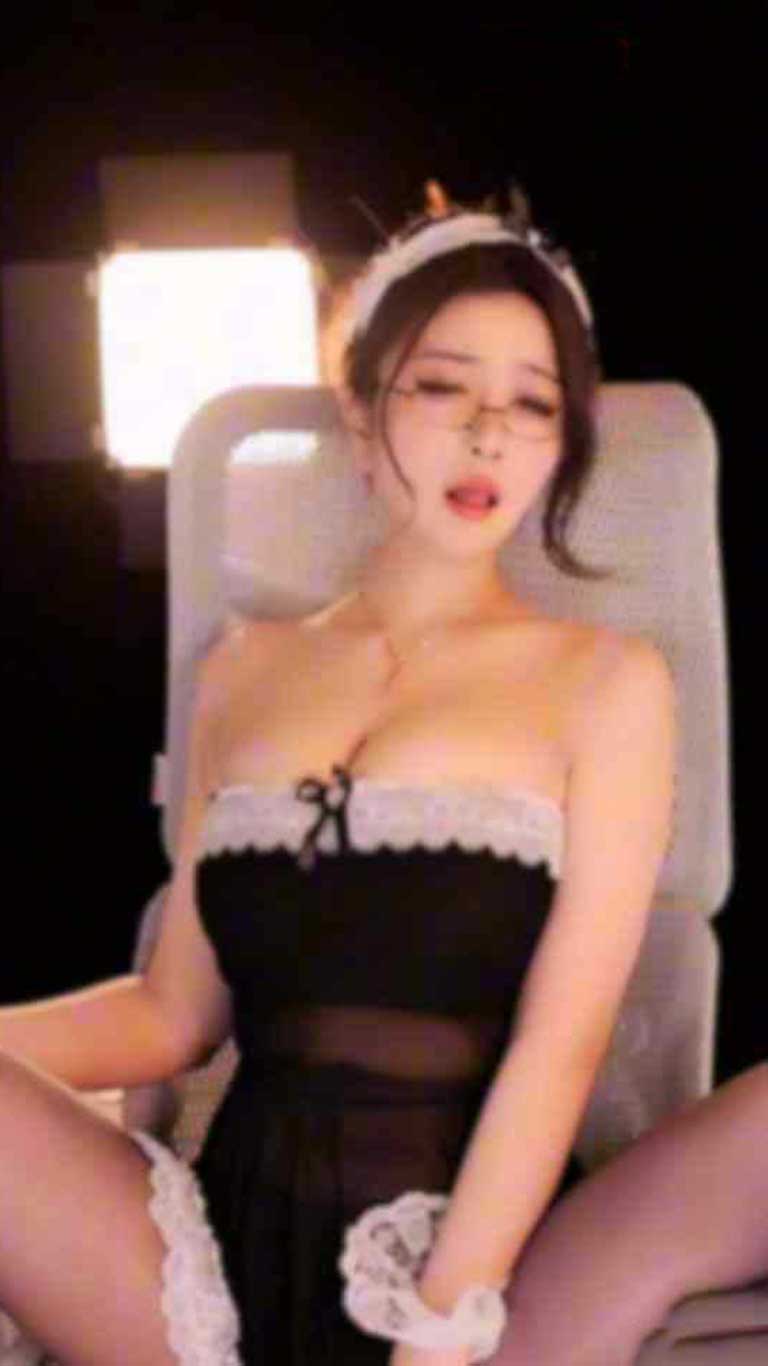 网易CC 小燃燃 付费群定制骚舞10V【2K5.4G】