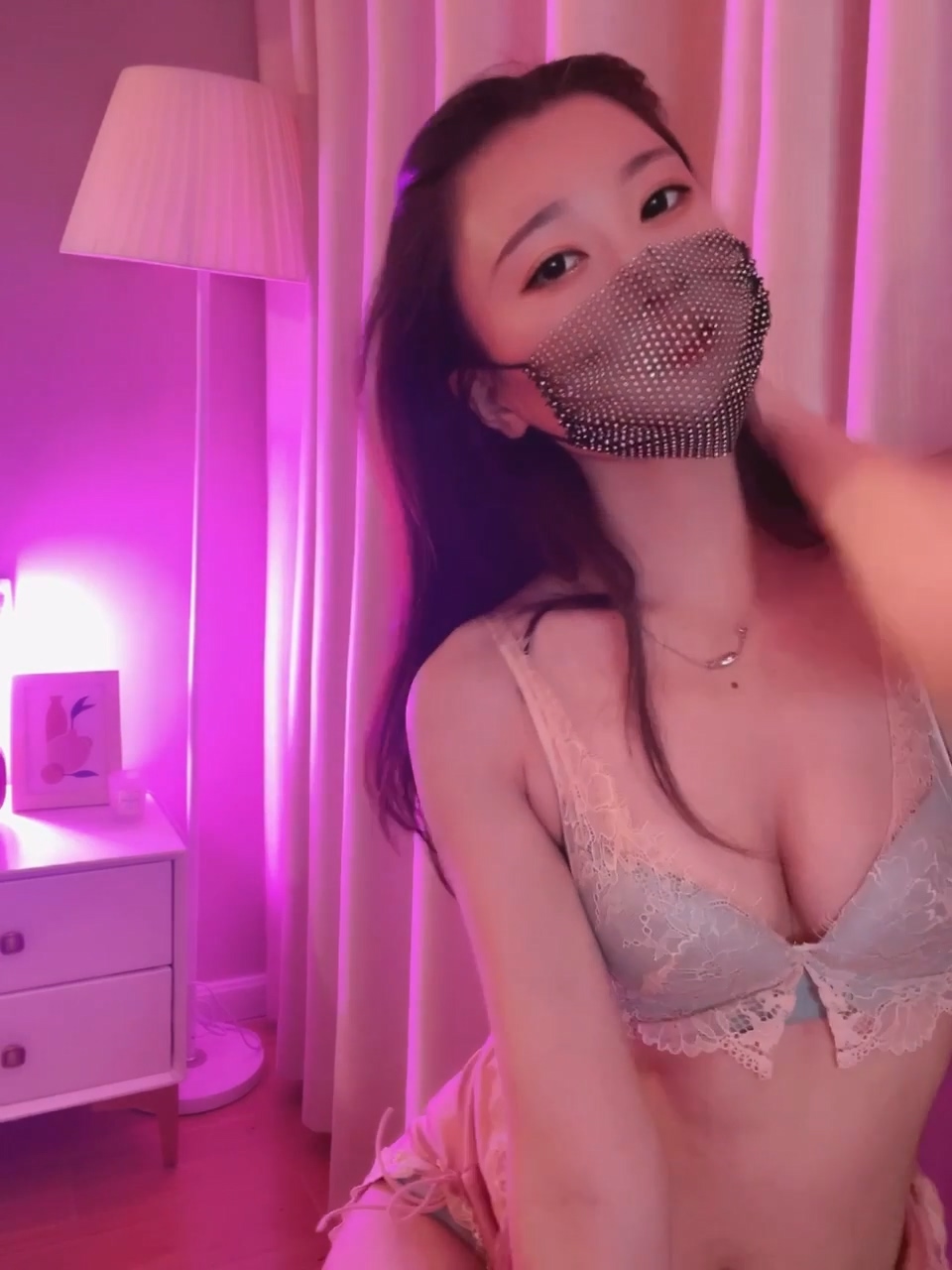 30043738744