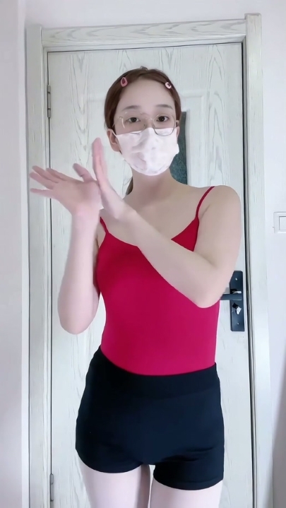 抖音【香香一字马】定制福利 3V 10分钟 792M