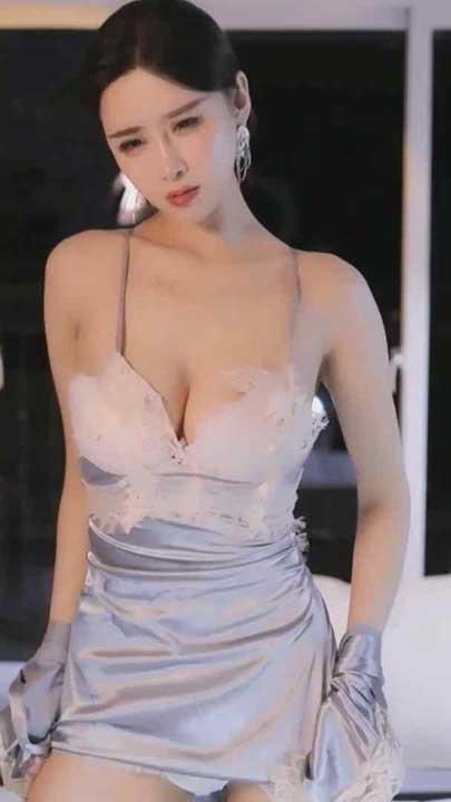 网易CC 小恩雅 土豪定制疯狂抖胸1V【546M】