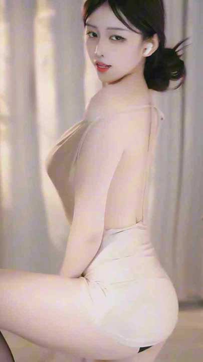 畅聊 奶龙教主 人气主播擦边热舞5V【410M】