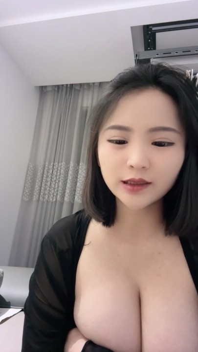 御姐F乳【叶姿】直播 1小时27分钟 977M