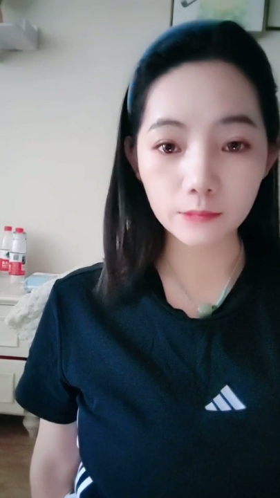 10月精致姐姐【36D小奶龙】美乳白虎 果舞紫薇 7V 4小时 2.9G