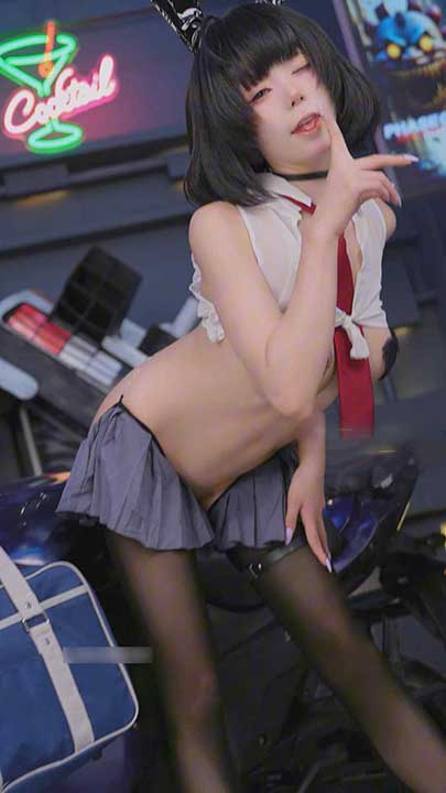 B站 咬一口兔娘 10月作品赛博逆JK+双视角骚舞3V【770M】