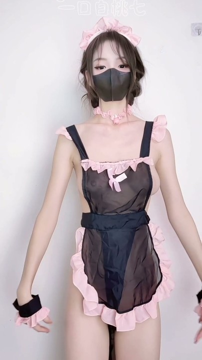 推特裸舞福利姬【一口白桃七】11月裸舞露出合集 14V 6分钟 2.11G