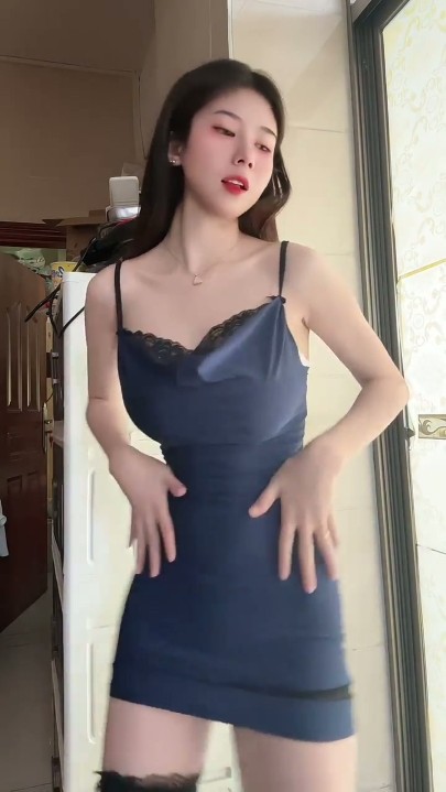 快手颜值少妇【旺旺小虎】大长腿好身材，裸舞诱惑，大尺度掰逼展示 10V 23分钟 1.69G