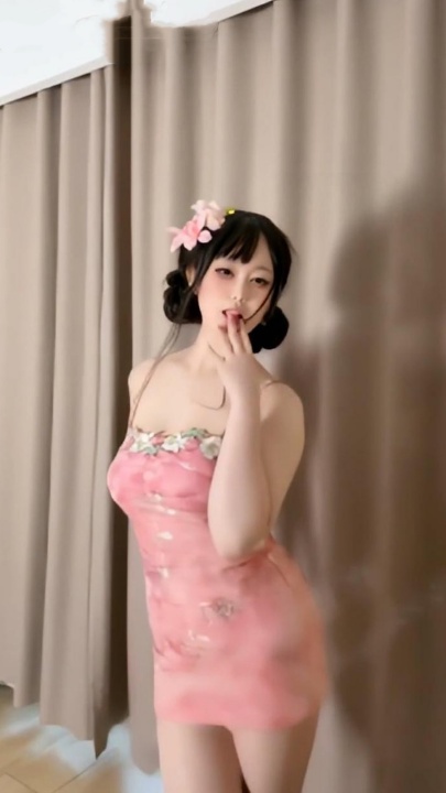 极品福利姬 漫漫姐姐 大尺度私拍流出 童颜巨乳三点全露 诱人骚舞扭腰顶胯抖奶 令人彻底迷醉！1V7分w1341