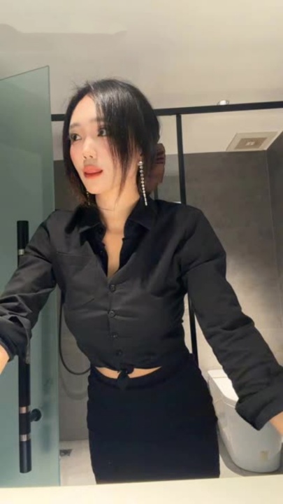 快手网红 酥酥 定制劲爆私拍 露脸全程娇羞挑逗 搔首弄姿抖奶晃臀 火辣身姿极度诱人！1V22分 x632