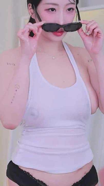 韩国BJ yso1004 高颜值E杯抖胸热舞23V【3.2G】