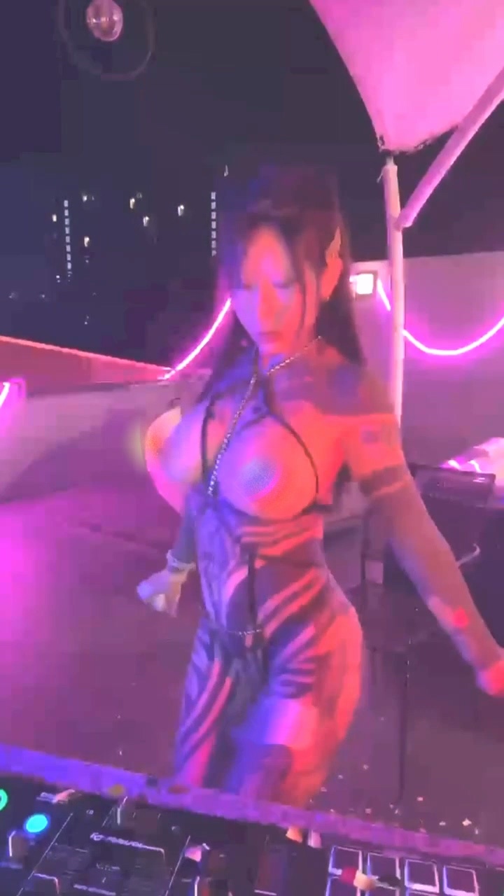 16052938279