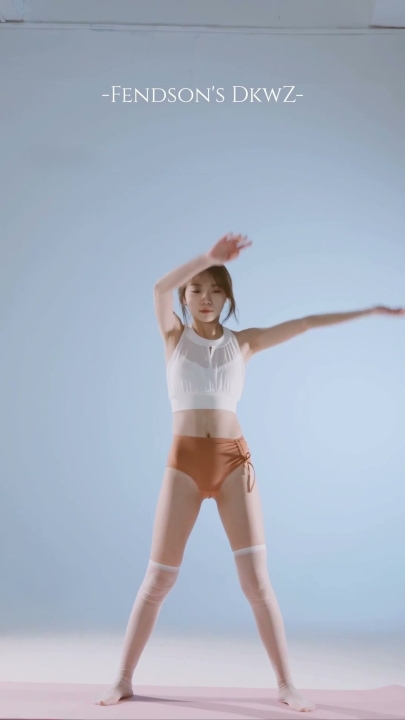 1月【FENDSON】约拍Contrology瑜伽裸舞人体特写 3V 21分钟 1.38G