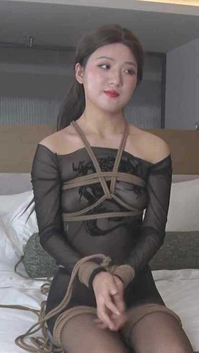 PANS 米宝 气质模特绳艺无内丝袜清晰透点透穴1V【0.98G】