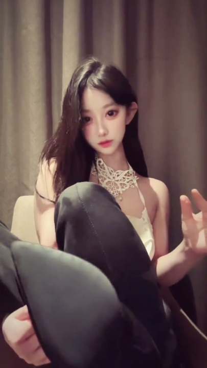 抖音嫩妹【汐汐】+【月亮】二合一 19V 2小时 1.49G