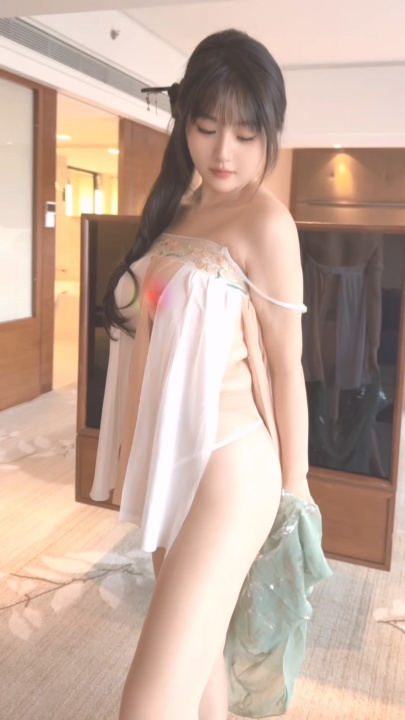 ⭐【秀人模特】沈南汐⭐揉大奶露B现场花絮 1V7分X704