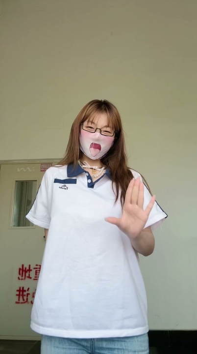 顶级身材反差大学生【一只桃桃】裸舞露出 22V 31分钟 2.24G