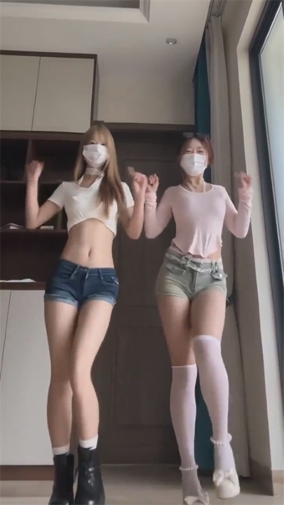 抖音【桃子】【阿意】【ANN.】三合一 15V 30分钟 618M