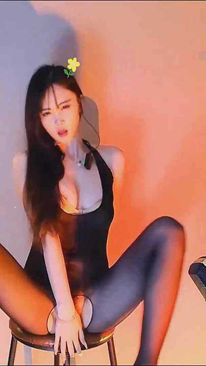 网易CC 舞蹈小野马 连体骚丝裸舞2V