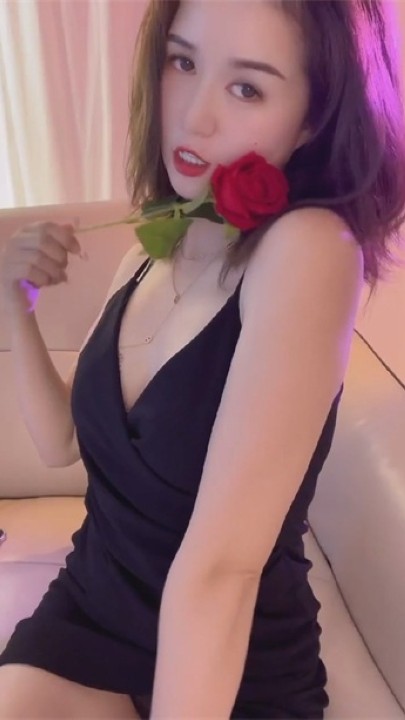 花椒骚主播【红颜】裸舞紫薇吃鸡 46V 2小时49分 1.94G