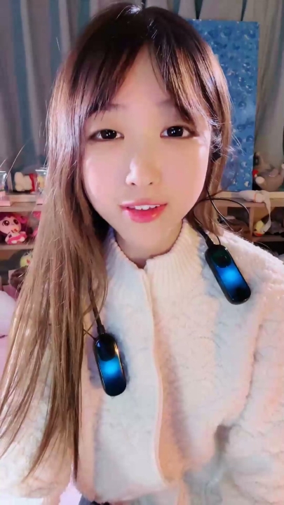 顶级校花【懒羊羊大王】裸舞双洞紫薇 2V 5小时18分 1.97G